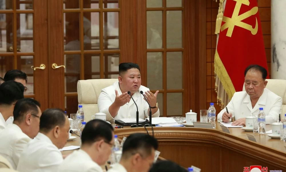 Κιμ Γιονγκ Ουν: Η αδερφή του απαντά με φωτογραφίες ότι δεν είναι σε κώμα